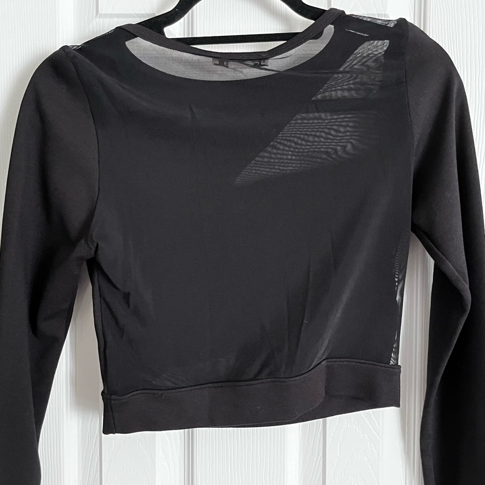 Arden B Black Long Sleeve Cropped Top |Medium